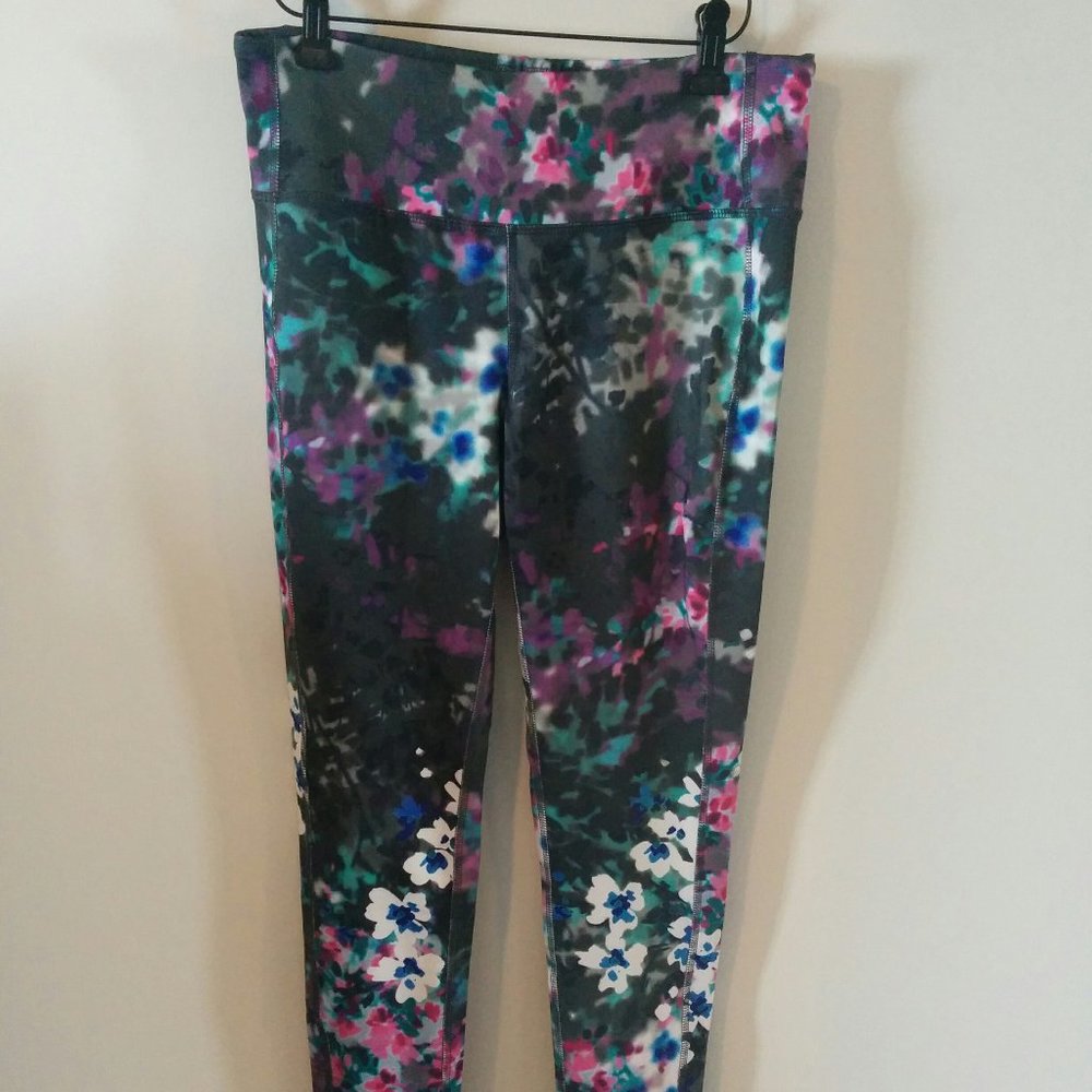 Abstract floral pattern workout legging